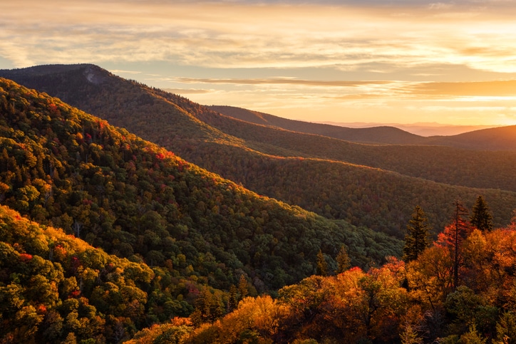Scenic sunrise view of the Blue Ridge Mountains in autumn